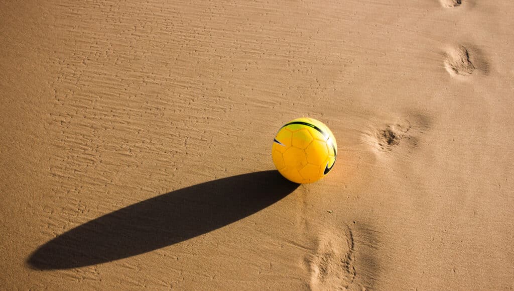 blog zomerstop voetbal strand